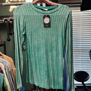 Green Long Sleeve Top